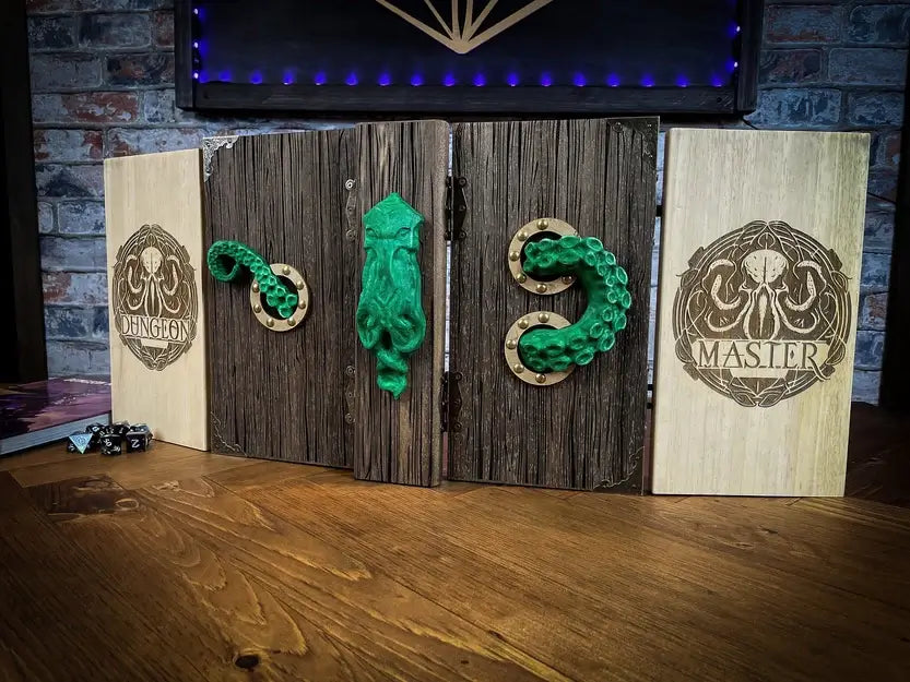 Cthulhu-themed Dungeon Master screen with wood panels and tentacle designs, ideal for tabletop RPGs.
