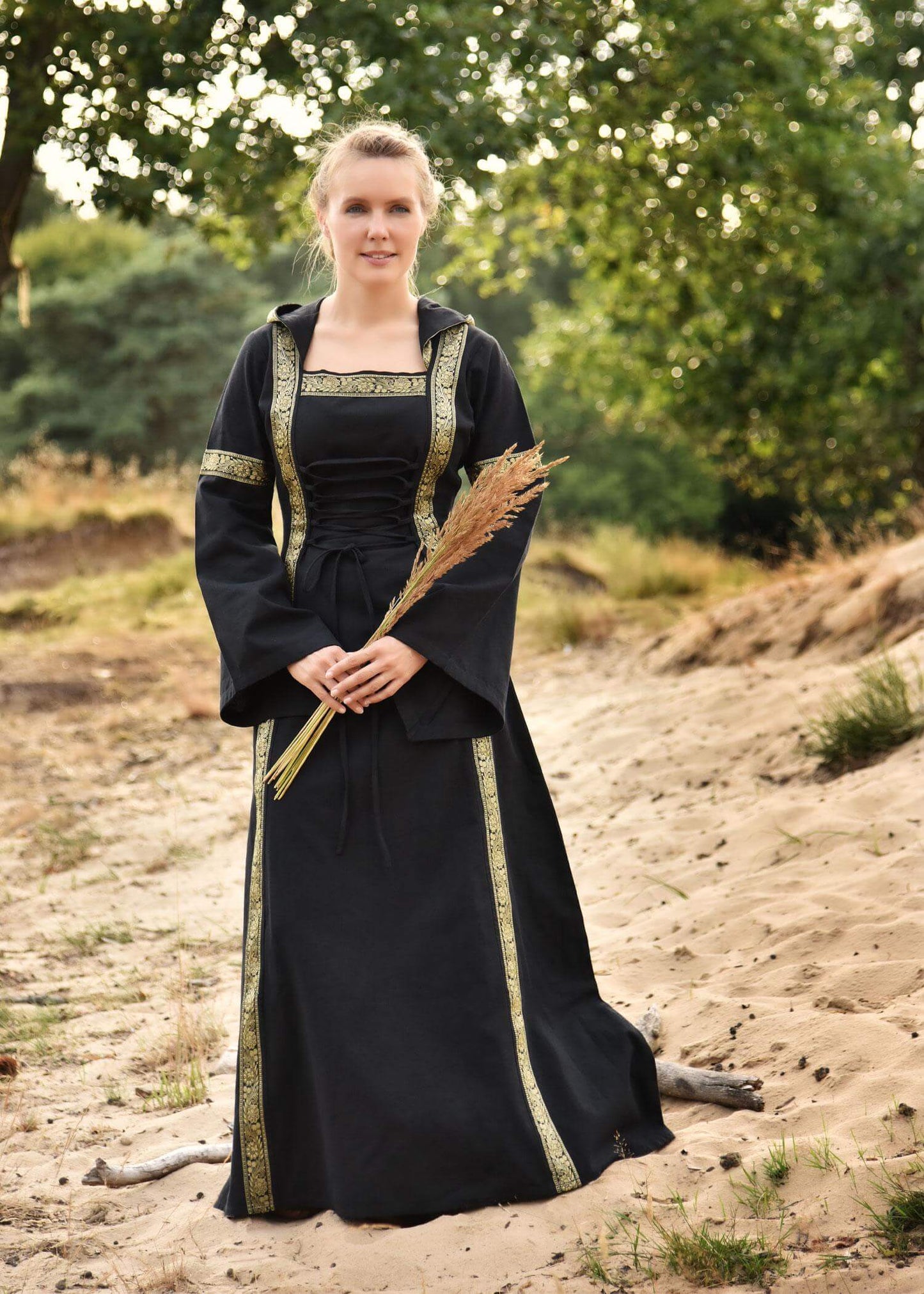 MEDIEVAL DRESS ELEANOR WITH HOOD, BLACK - Game On Board