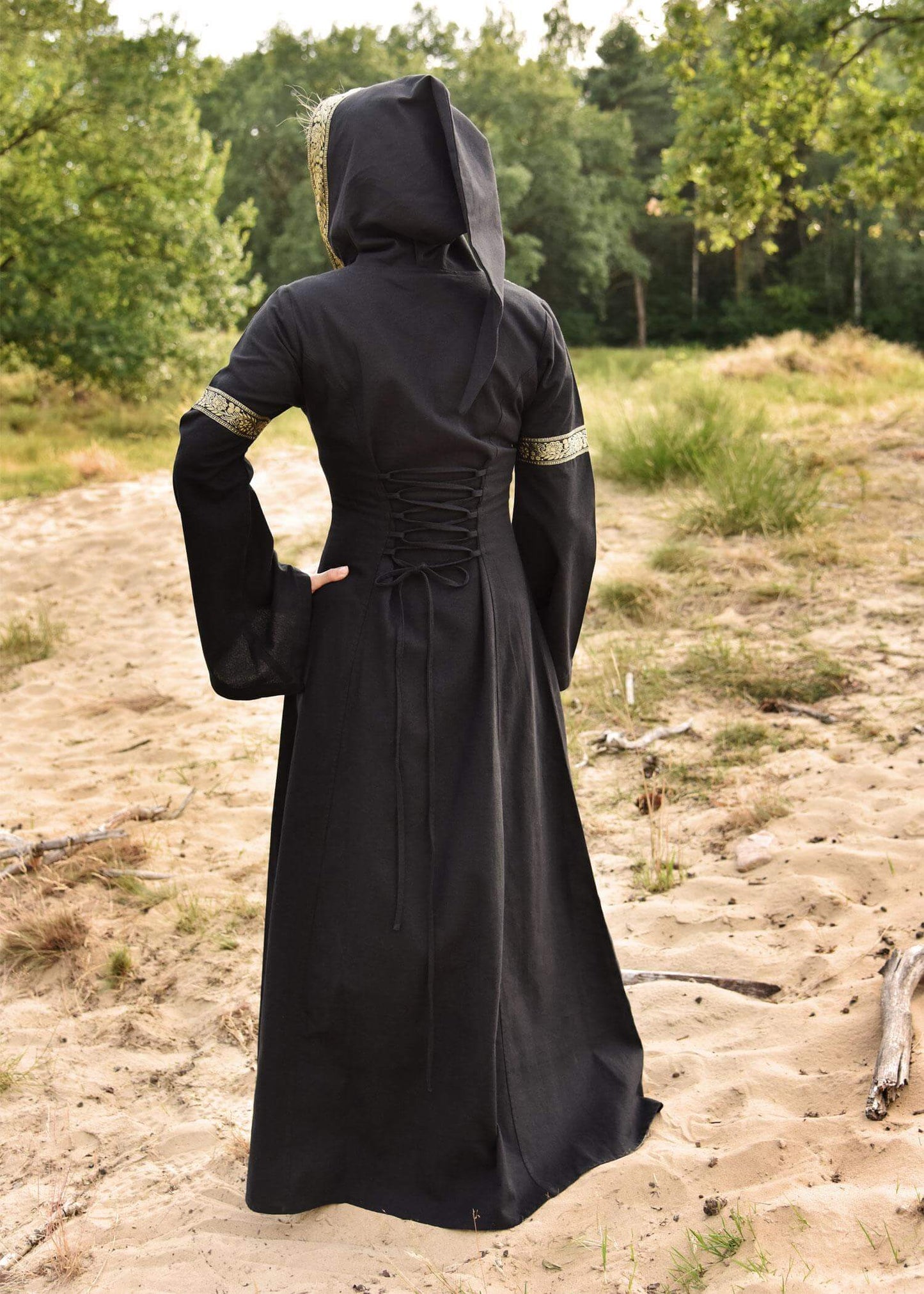 MEDIEVAL DRESS ELEANOR WITH HOOD, BLACK - Game On Board
