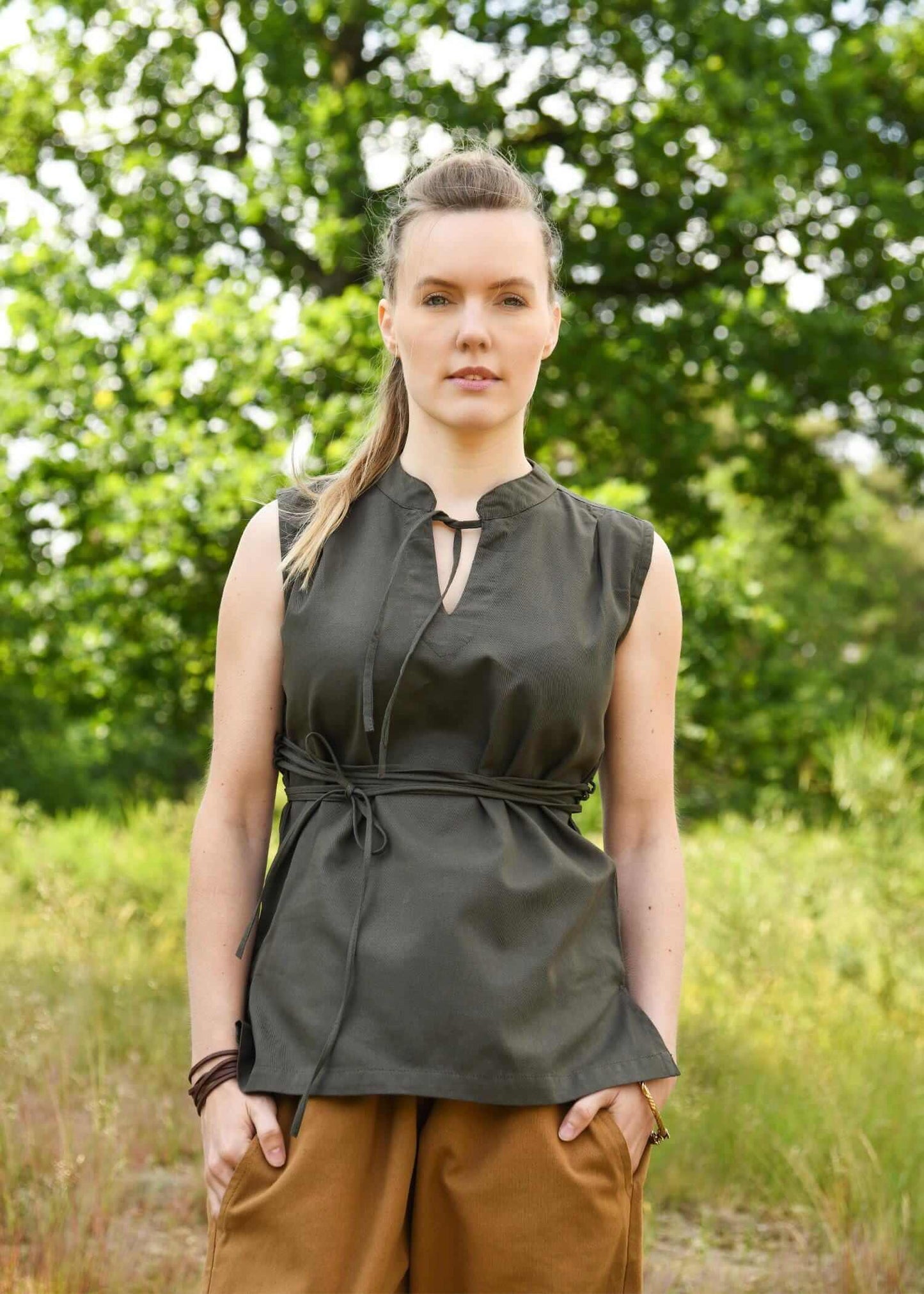 MEDIEVAL LARP BLOUSE FOR HISTORICAL REENACTMENTS, SLEEVELESS, OLIVE GREEN - Game On Board