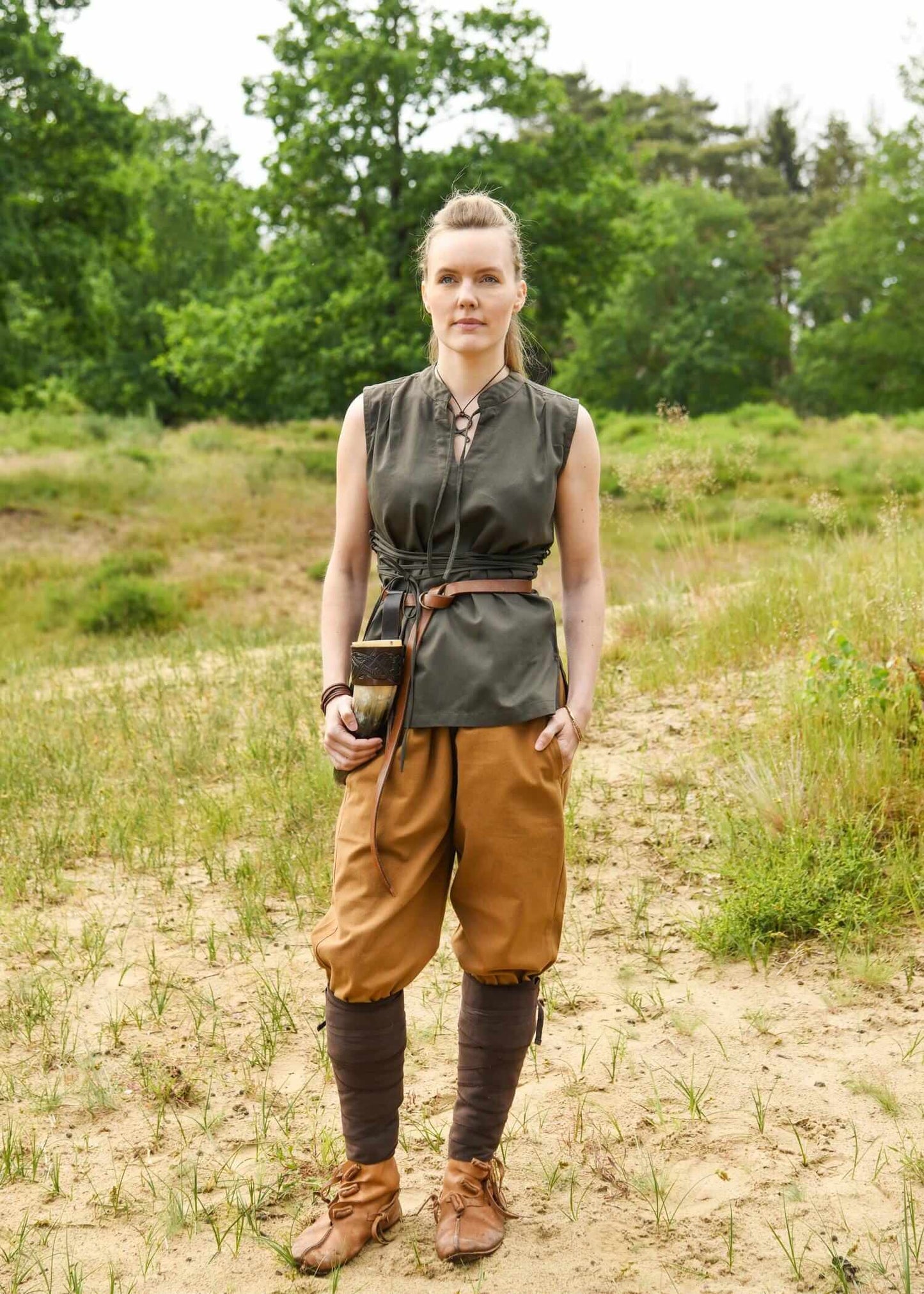 MEDIEVAL LARP BLOUSE FOR HISTORICAL REENACTMENTS, SLEEVELESS, OLIVE GREEN - Game On Board