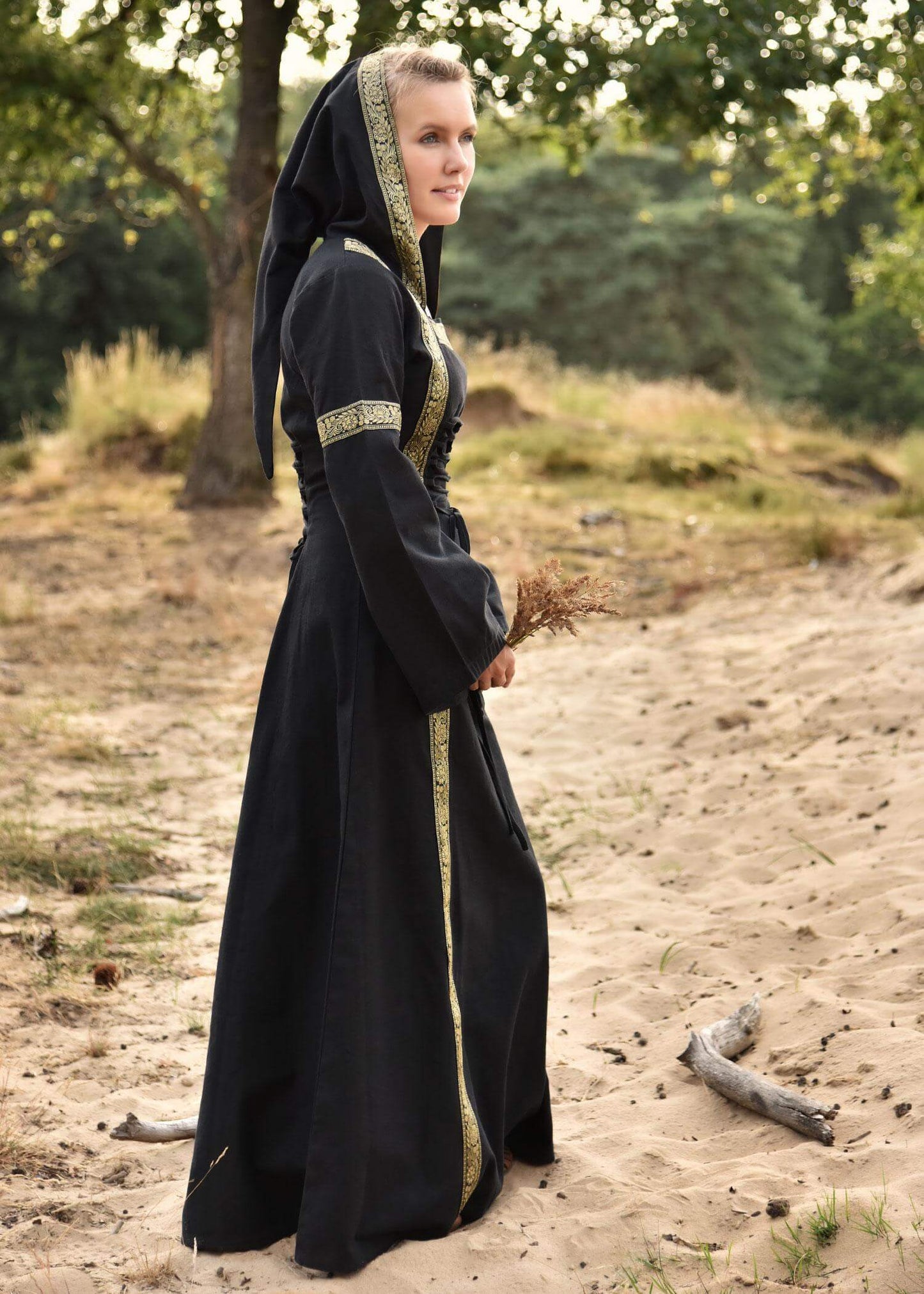 MEDIEVAL DRESS ELEANOR WITH HOOD, BLACK - Game On Board