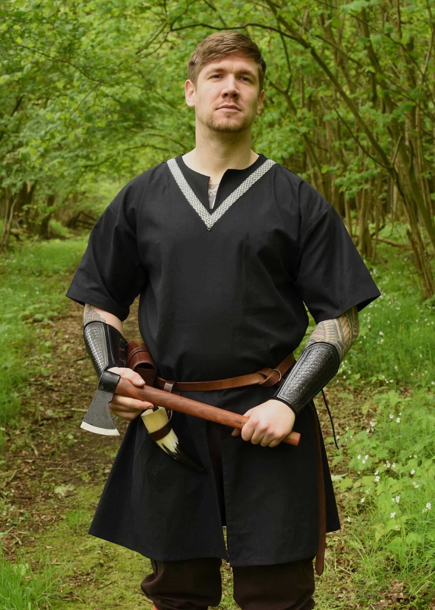 MEDIEVAL LARP TUNIC WITH SHORT SLEEVES AND TRIM - BLACK - Game On Board