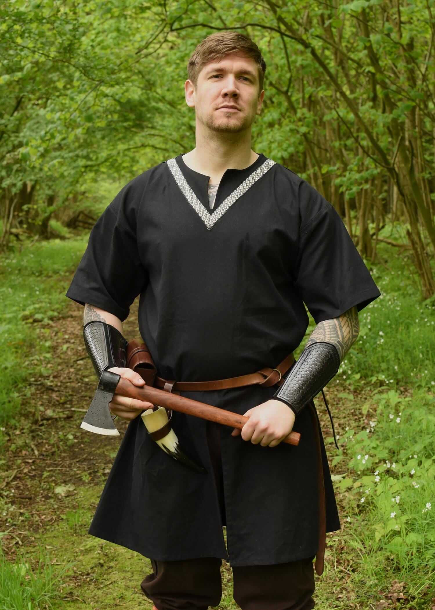 MEDIEVAL LARP TUNIC WITH SHORT SLEEVES AND TRIM - BLACK - Game On Board